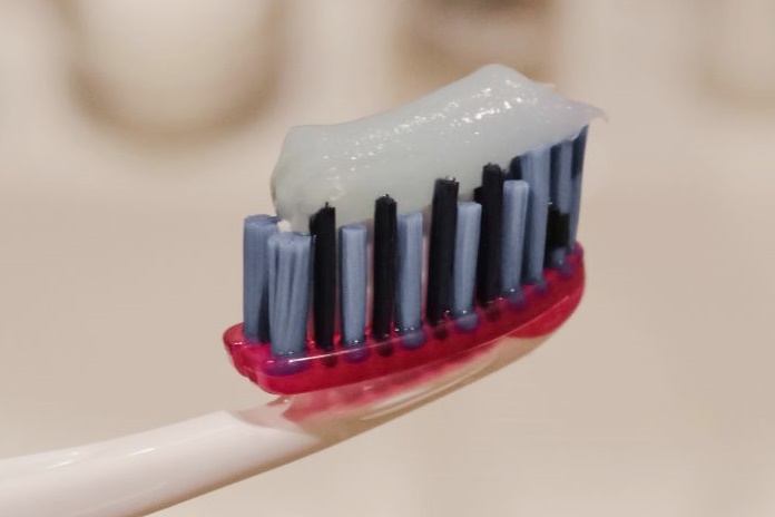 Burnos higienistė patarė, kaip prižiūrėti dantis ir pasirinkti tinkamas priemones