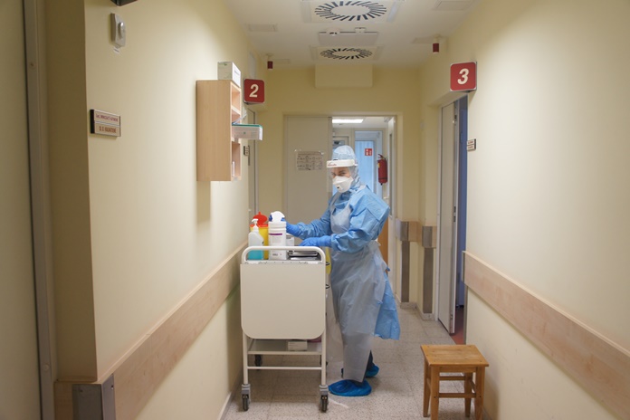 Respublikinėje Šiaulių ligoninėje gydoma pirmoji pacientė šalyje, užsikrėtusi koronavirusu