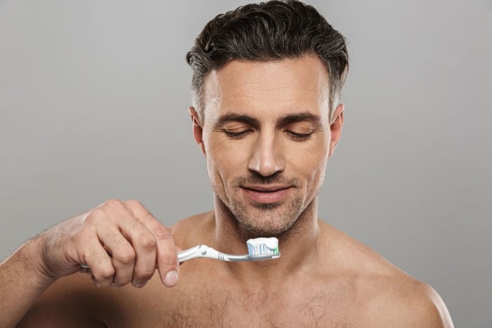 Kodėl vyrams reikia minkšto dantų šepetėlio ir kiti 10 faktų apie burnos higieną
