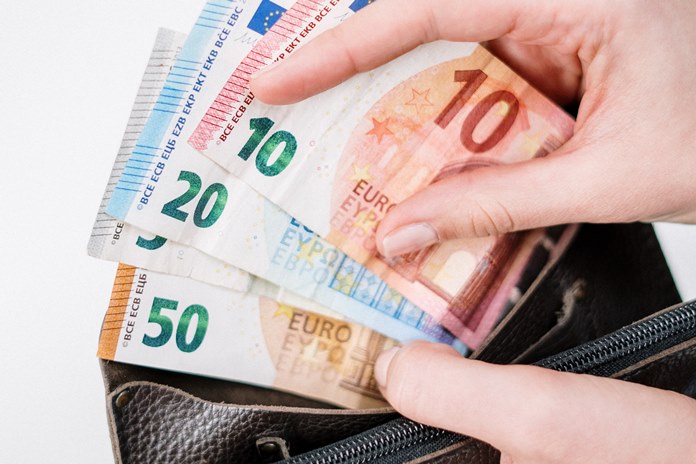 Savivaldybių kultūros darbuotojų atlyginimai didės vidutiniškai 43 eurus