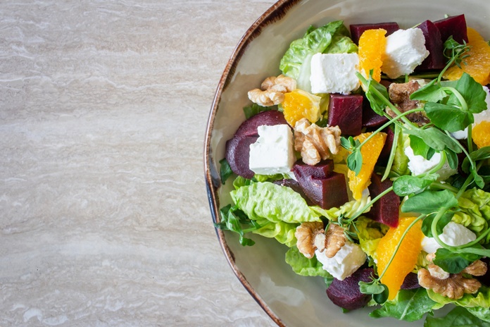 Klementinų sezonas įsibėgėja: išbandykite 3 salotų su klementinais receptus