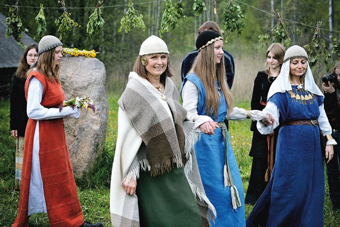 Artėja senovės lietuvių meilės šventė: pagrindinė tradicija – šokiai ir erotika