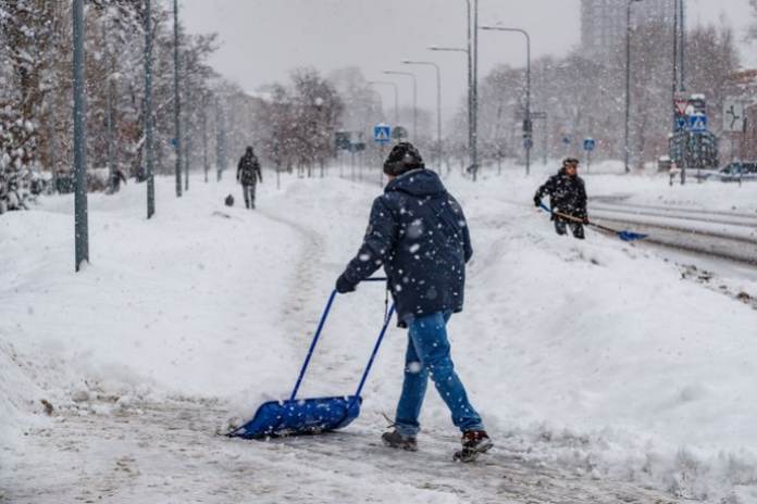 ORAI: Šiandien daug kur snigs, Pietryčių Lietuvoje vietomis smarkiai