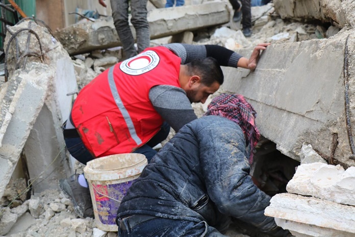Lietuvos Raudonasis Kryžius renka paramą nukentėjusiems nuo žemės drebėjimo Turkijoje ir Sirijoje