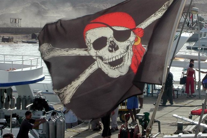 Lietuva nuo pirmųjų dienų vykdo piratų užgrobtame laive buvusių Lietuvos piliečių gelbėjimo darbus
