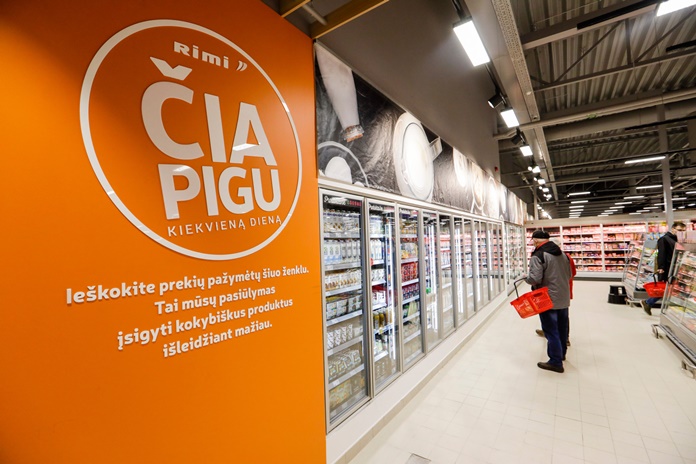 Žmonės neabejingi skurdui: „Rimi“ parduotuvėse vykusioje „Maisto banko“ akcijoje surinkta produktų už 33 tūkst. eurų