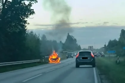 užsidegė automobilis
